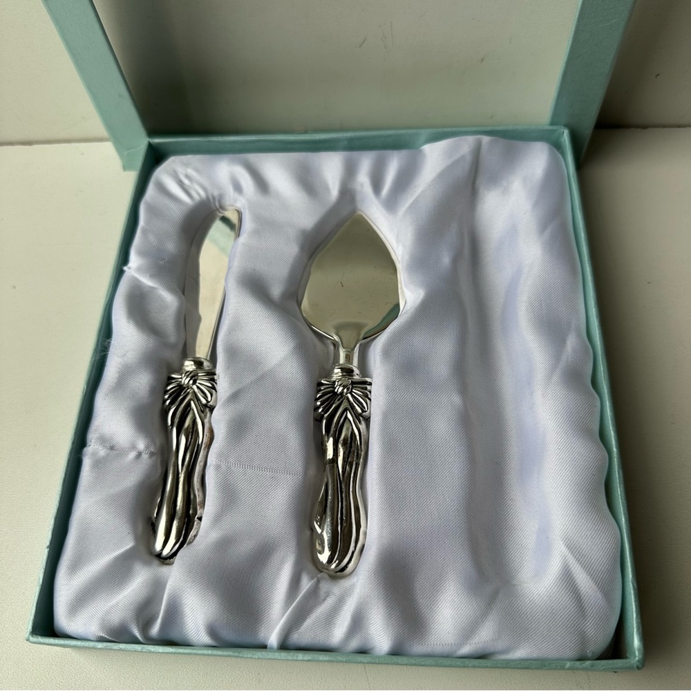 Vintage Stainless silver Ornate Cake & Pastry Serving Set of 2 (missing fork)